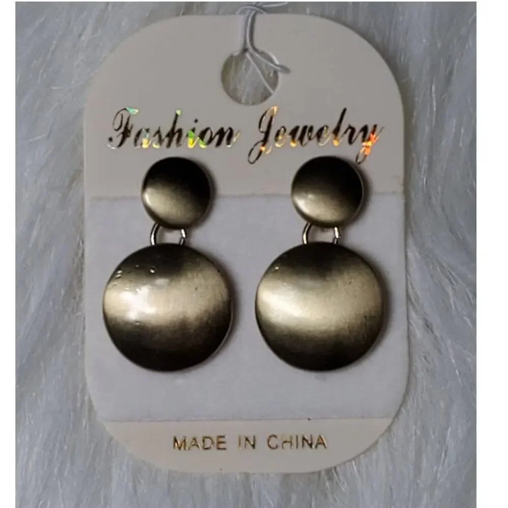 NEW Women's Jewelry Goldtone Double Round Drop Earrings - Picture 2 of 3